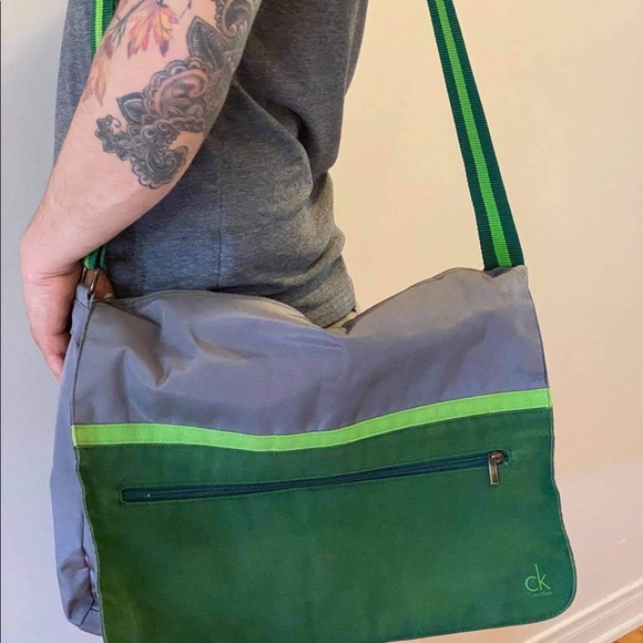 Calvin Klein snatchel style green and grey vibrant - Picture 4 of 5